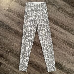 Commando Faux Leather Animal Legging in Fog Python New